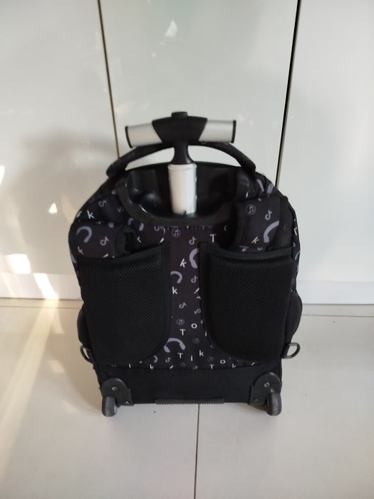 Plecak szkolny na kółkach