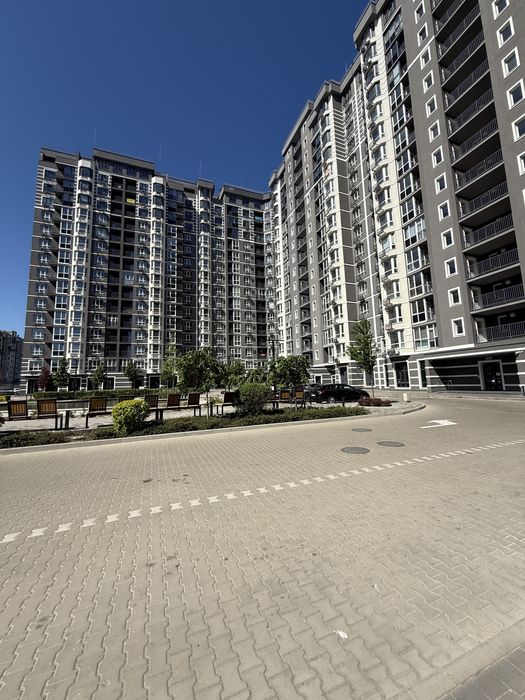 Здам приміщення в ЖК Гранд Бурже. 2 входи: на вулицю і у двір. 28кВт