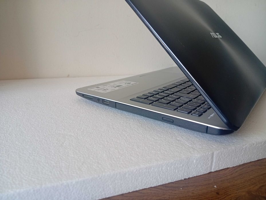 Asus Vivobook X555L i7 5500U + Geforce 920M + 8GB RAM + SSD