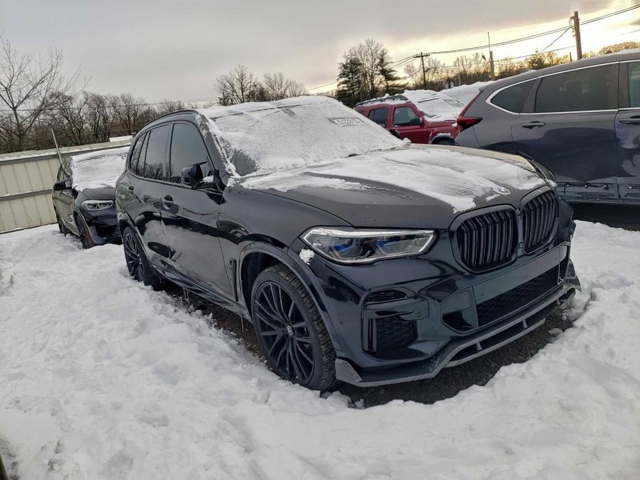 BMW X5 M50i      2022