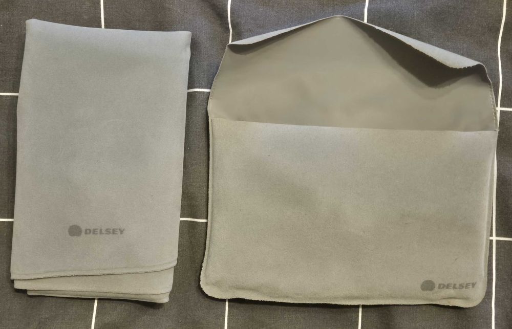 Almofada de viagem insuflável com venda e bolsa Delsey