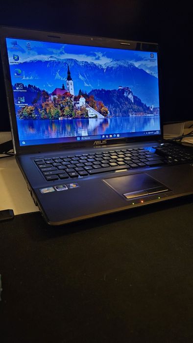 Mega Laptop Asus 18,4 cala i7 20gb ram 500gb SSD Windows 11