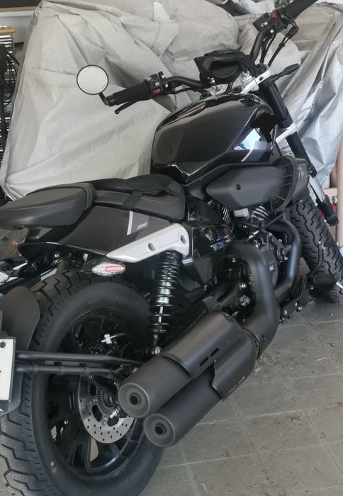 Benelli Bobber 400
