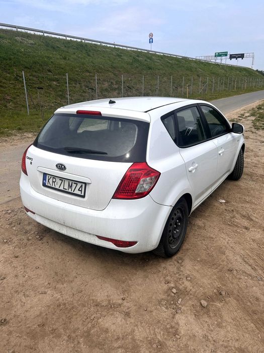 Samochód marki KIA Ceed 2012