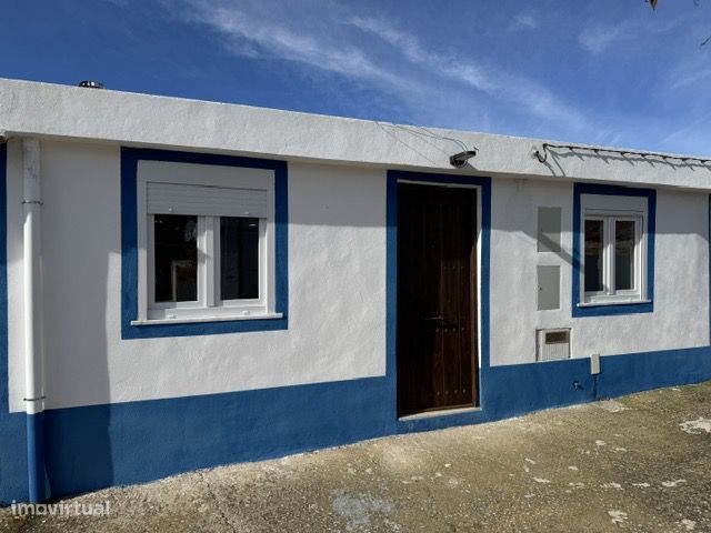 construção no campo Algarvio Palmeira-Alcotim