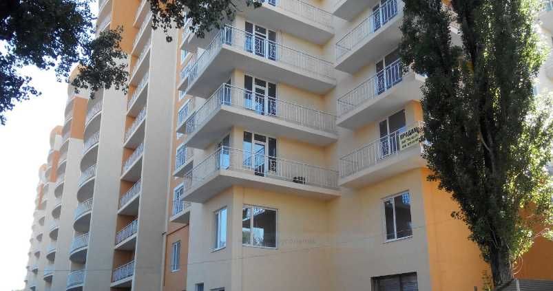 Продам в сданном доме 2 ком квартиру. Центр. Парк.