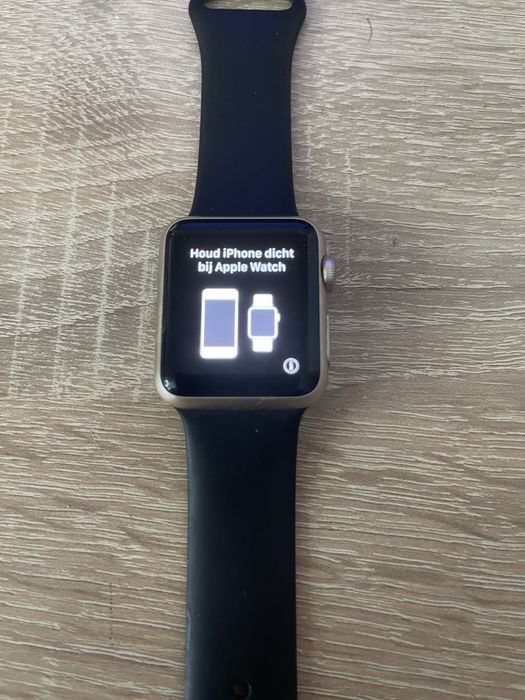 Apple wathc  1 38 mm gold