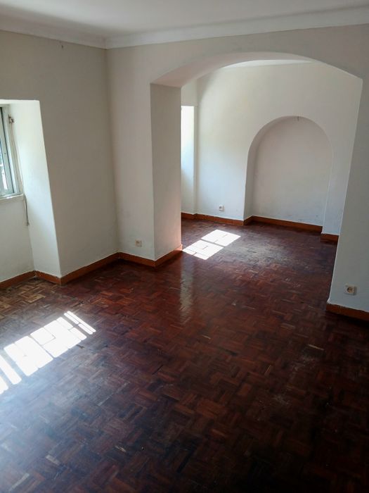 Andar de moradia t2 com terreno 1300 quadrados