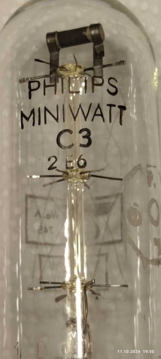 Lampa elektronowa Philips Miniwatt C3 2E6 Wehrmacht Eigentum