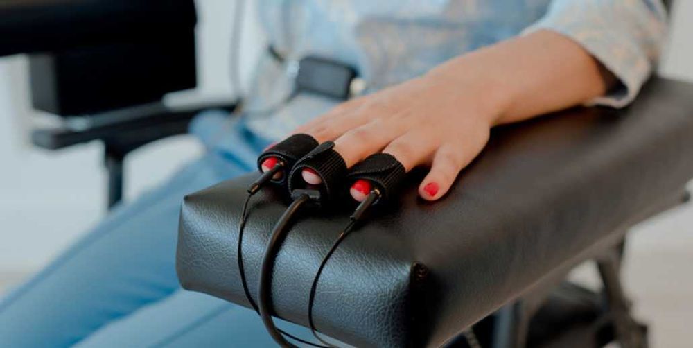 Детектор Брехні Кам'янець-Подільський. Послуги поліграфолога. Детектор