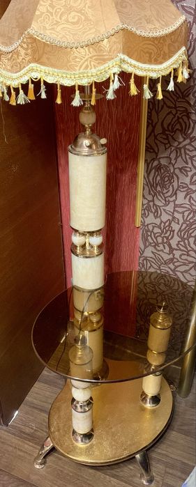 Продам торшер в отличном состоянии