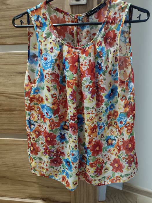 Bluzka w kwiaty rozm36 Atmosphere