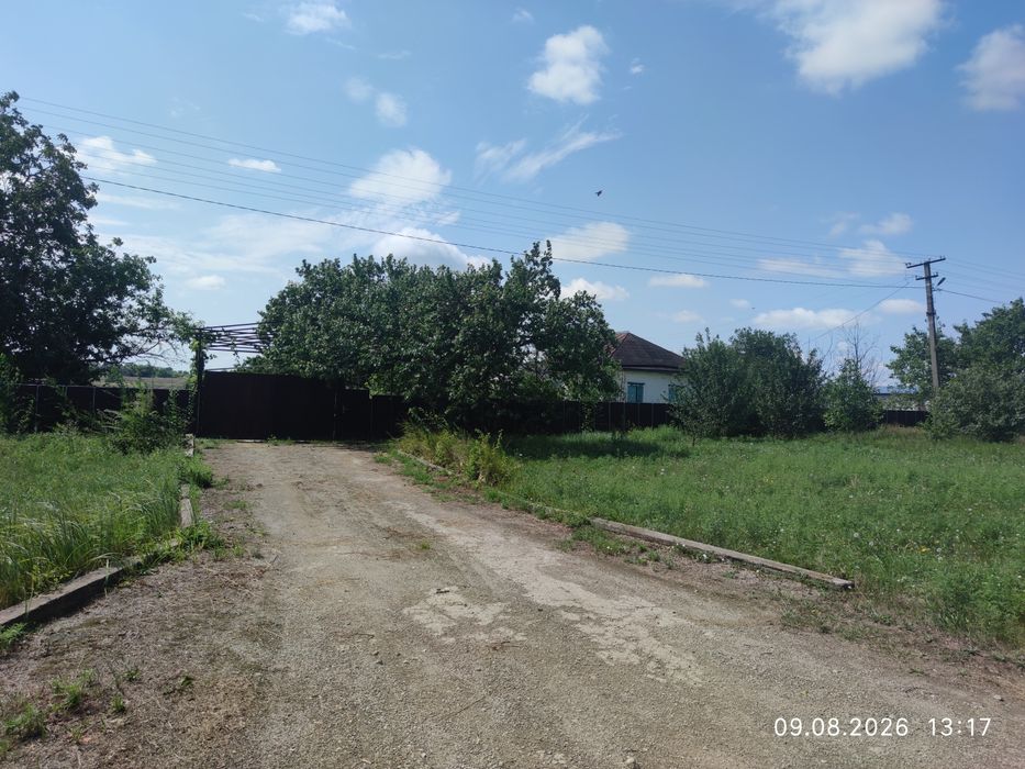 Продається будинок в с.Любомирівка (Першотравенка) Дніпропетровської області.