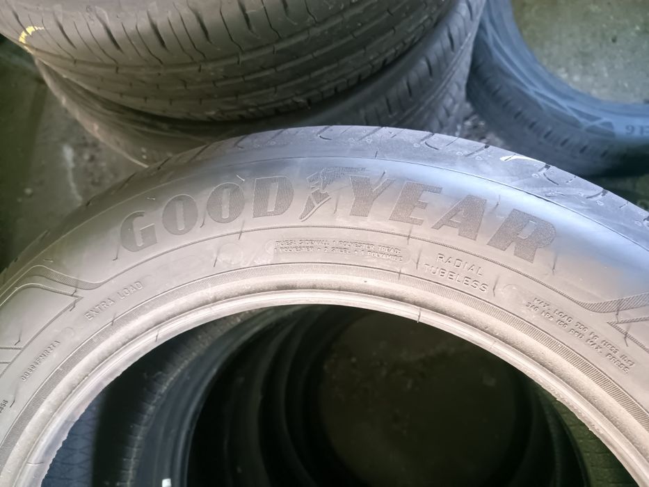 4x komplet opon 215/55R17 Goodyear