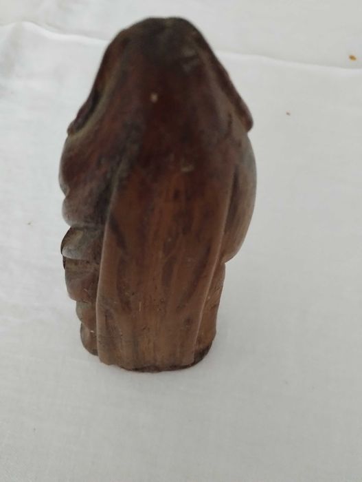 Imagem de Nossa Senhora em madeira pesada