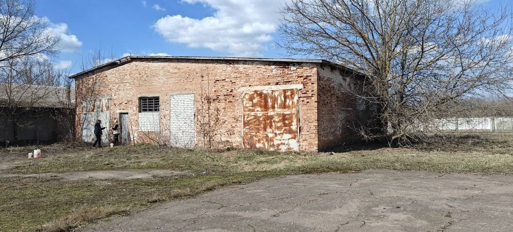 Продам окремі приміщення