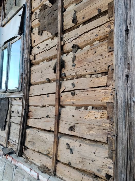 Dom do rozbiórki belki