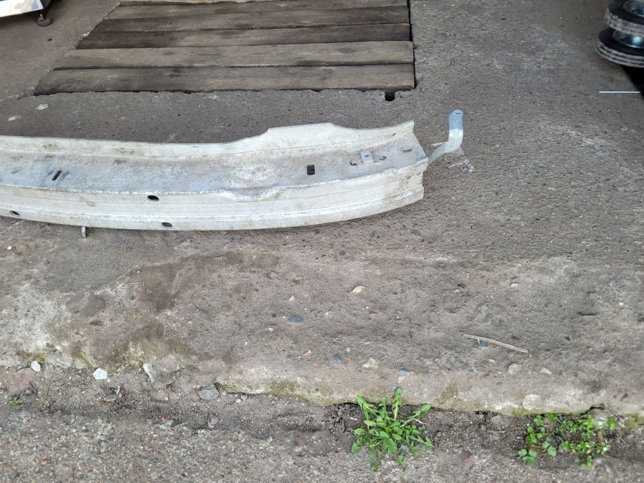 Belka przód przednia pod zderzak wzmocnienie AUDI A4 B6