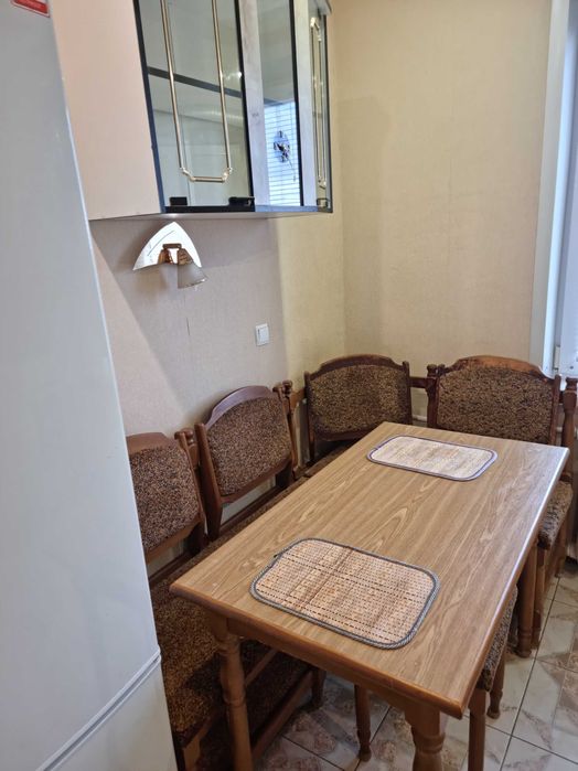 Сдаётся двухкомнатная квартира  посуточно/ почасово .Космос..центр..