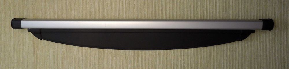 Cortina / Chapeleira para KIA Sorento II (2009-2015) modelo XM - Em óptimo estado - Sem rasgos nem manchas - Enrolador forte