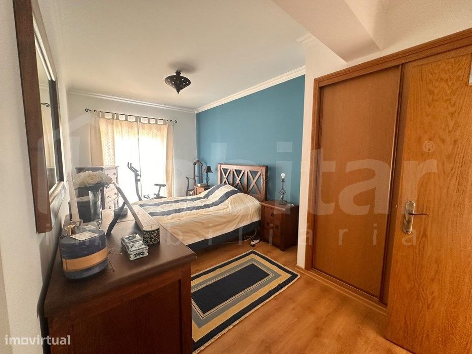 Apartamento T3 com 147 m², varandas, estacionamento e arrecadação