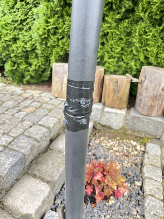Parasol ze stopą granitową