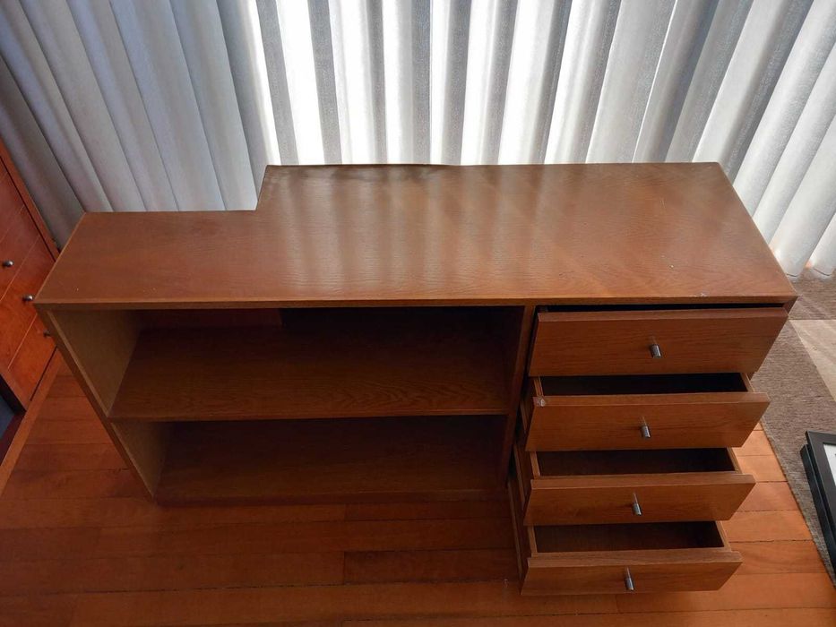 Armário em madeira, bom estado