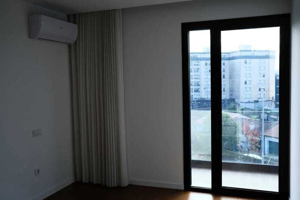 Apartamento/Condomínio com 3 quartos e 2 casas de banho