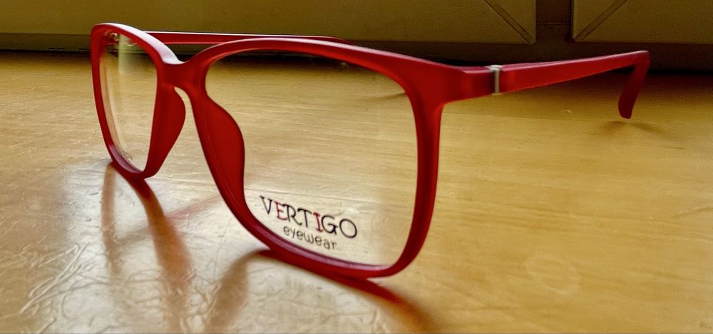 Eleganckie oprawki  VERTIGO Eyewear – wybierz swój idealny model!