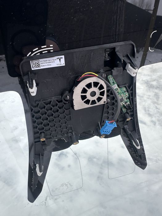 Лобове скло tesla Y 2023-2025