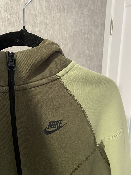 nike tech fllees