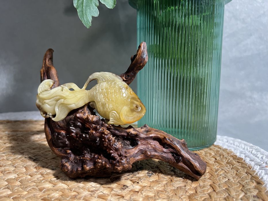Рибка янтарь бурштин різьба статуетка