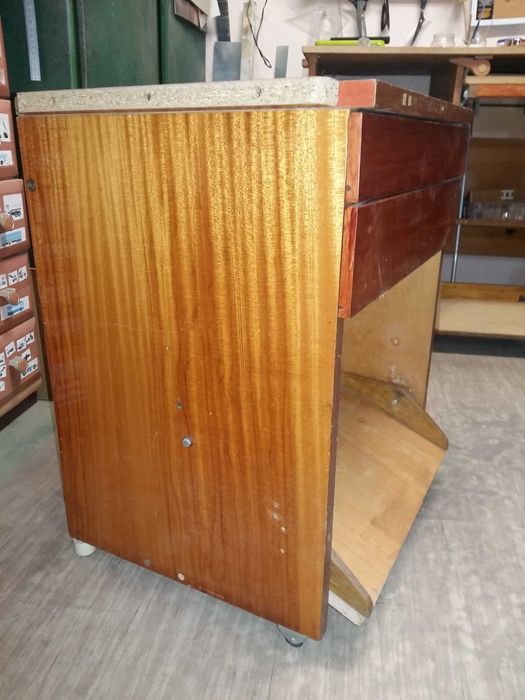 Akordeonowy stół prób