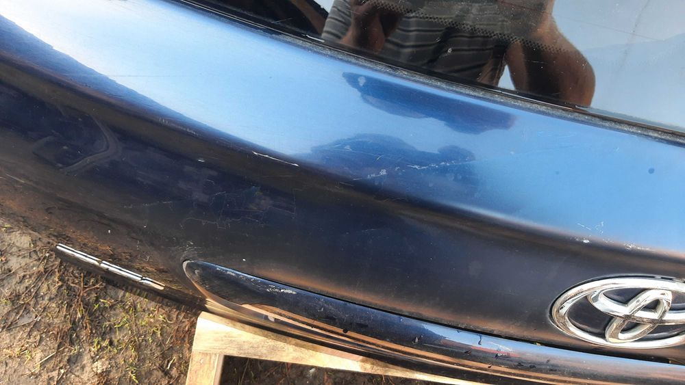 Lak. 8p4 toyota avensis t25 kombi klapa bagażnika
