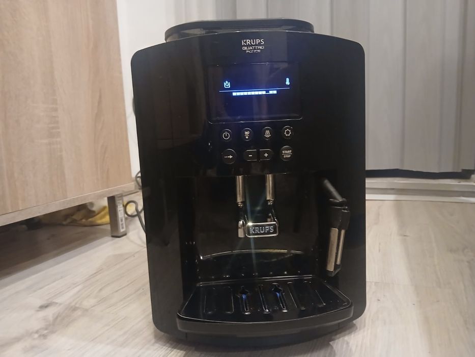 Krups EA8170 ekspres do kawy ze spieniaczem mleka