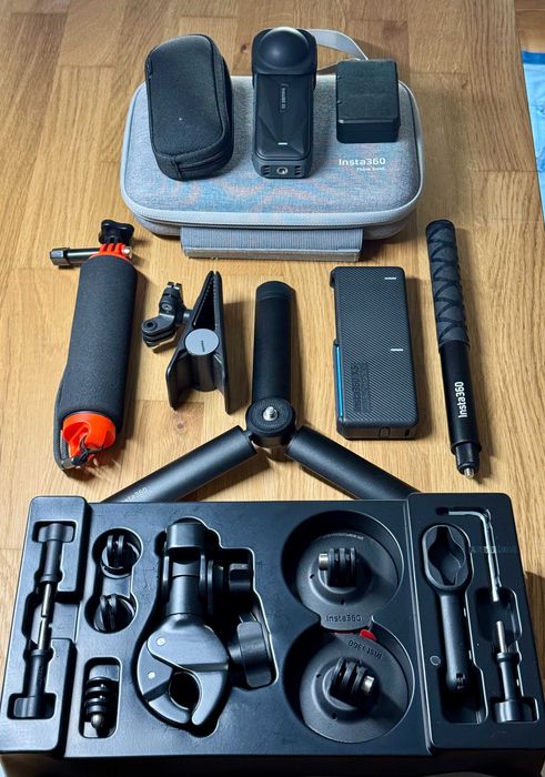Insta360 X5 Essentials Bundle + Extras + Moto kit | Como Nova