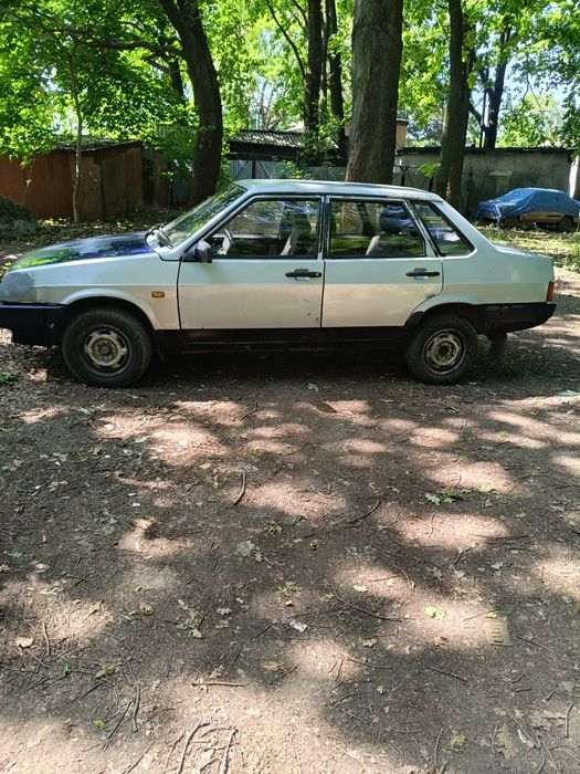 Автомобиль ВАЗ21099