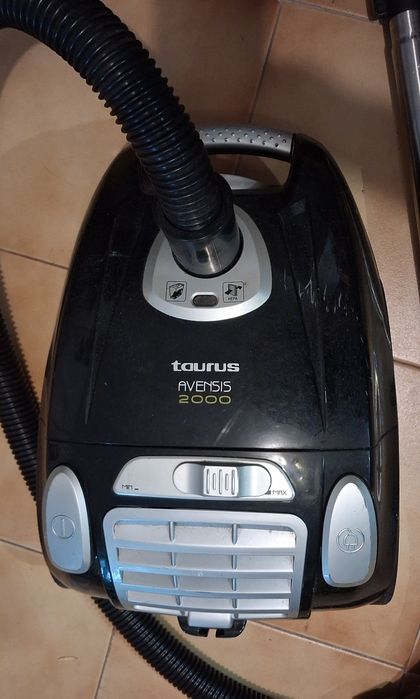 Aspirador Taurus de 2000 Watts