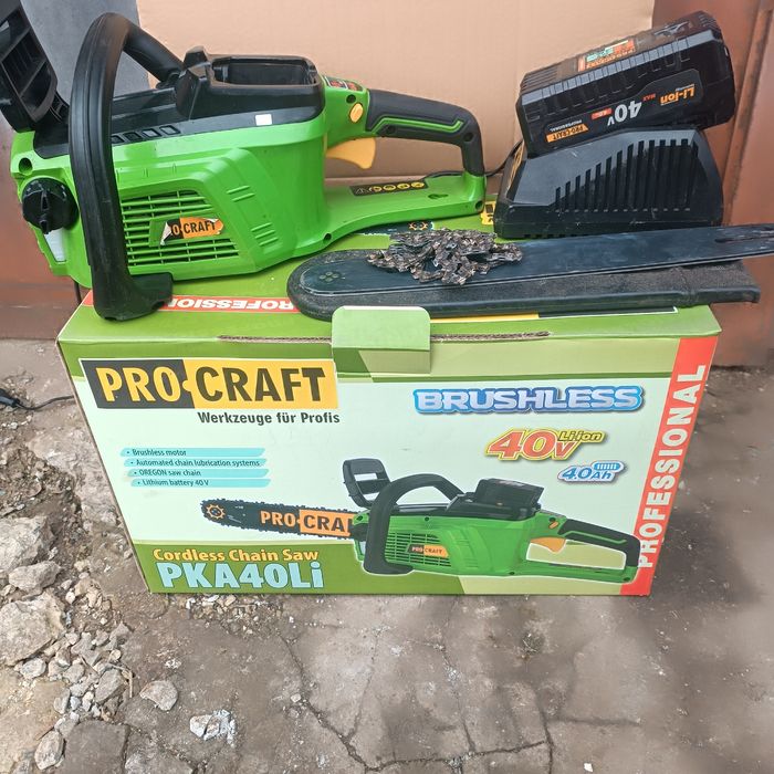 Акамуляторна пила