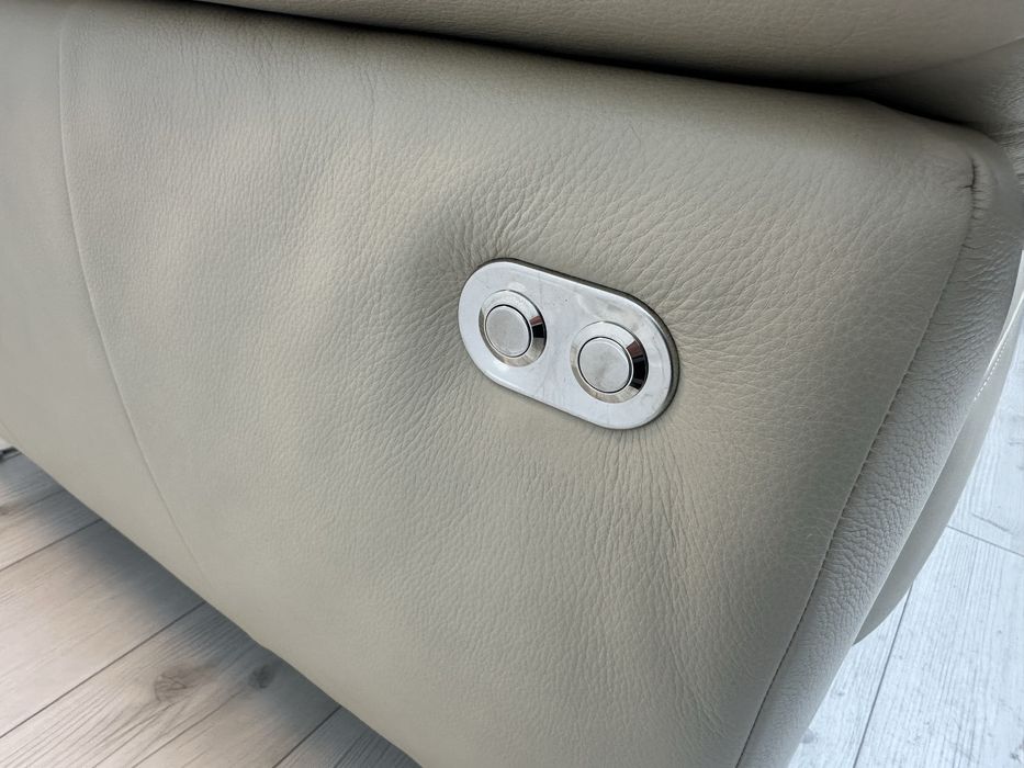 Фірмовий,шкіряний диван,електро