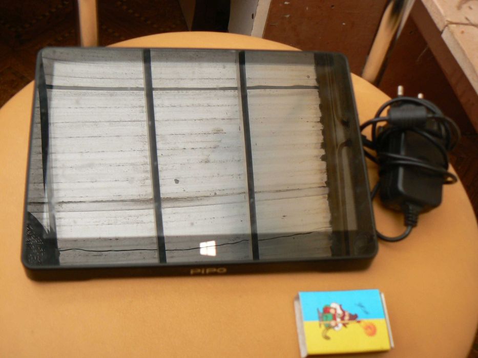 Настольный планшет на электронную книгу