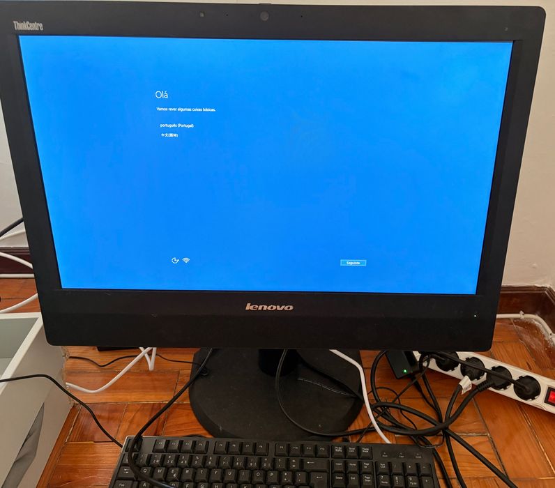 Computador Lenovo All-in-One em ótimo estado