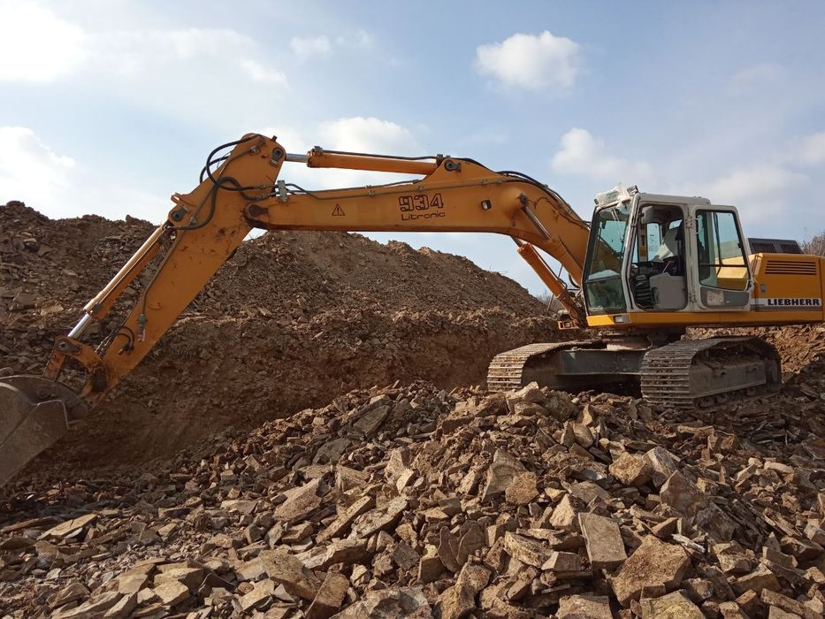 Послуги екскаватора. Екскаватор навантажувач. Послуги спецтехніки