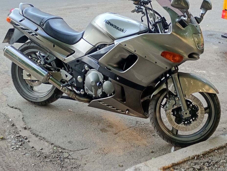 Продам мотоцикл Kawasaki zzr 600/2