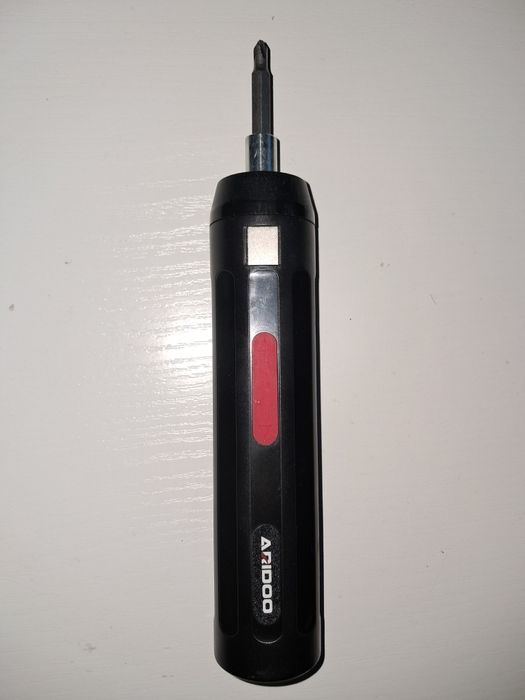 Wkrętak akumulatorowy.