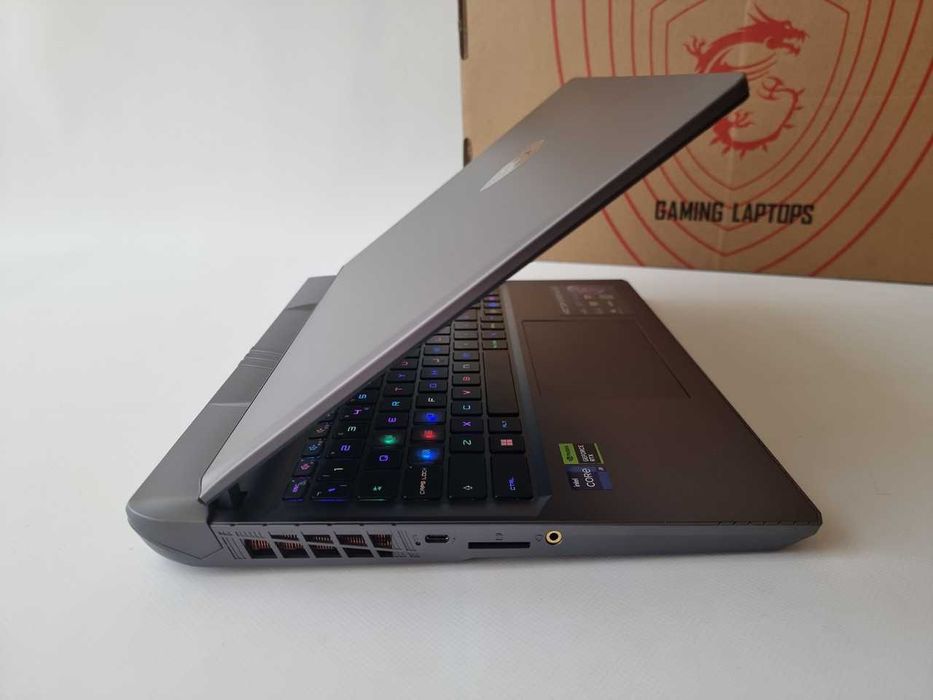MSI Vector 16 HX 2023 I9 13980HX/RTX 4080/RAM 16GB/SSD 512GB/QHD 240Hz