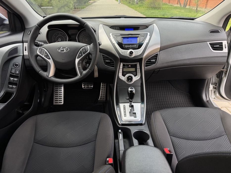 Продам машину Hyundai Elantra