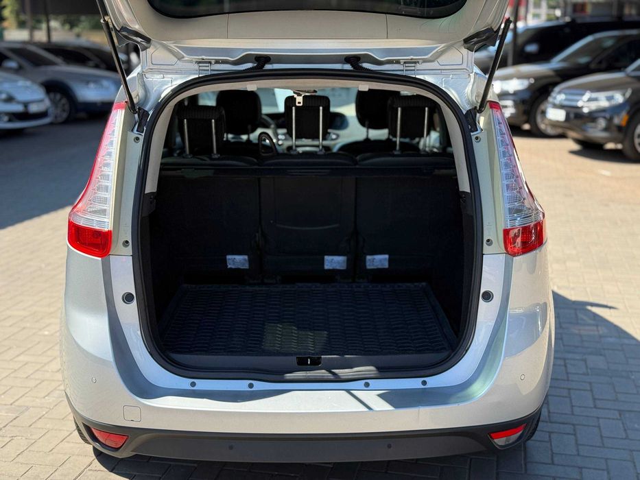Renault Grand Scenic 2012