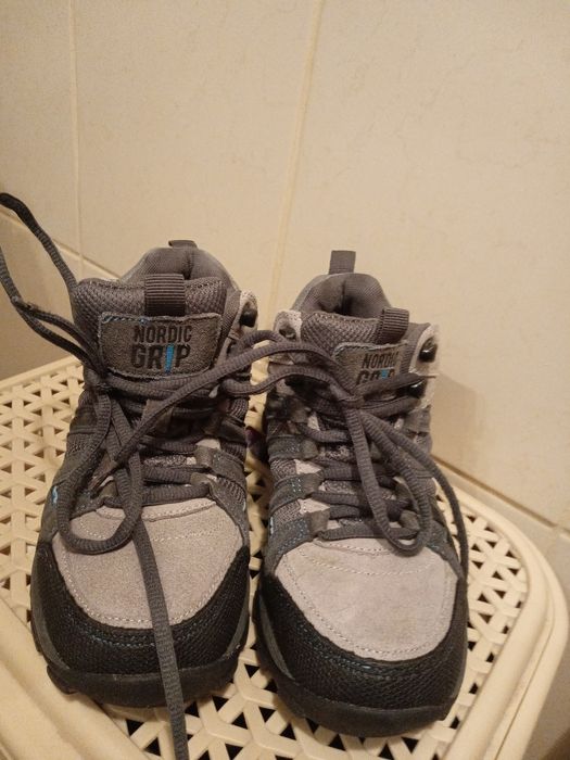 Nordic Grip - zamszowe buty z kolcami