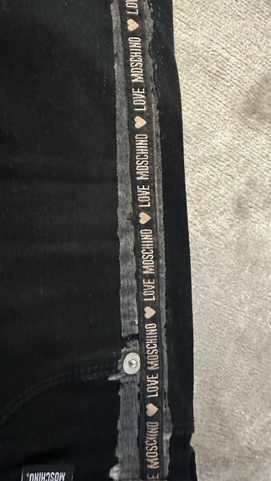 Calças pretas moschino
